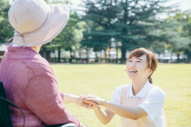 【資格経験不要】住宅型老人ホームで介護全般【女性スタッフ活躍中】